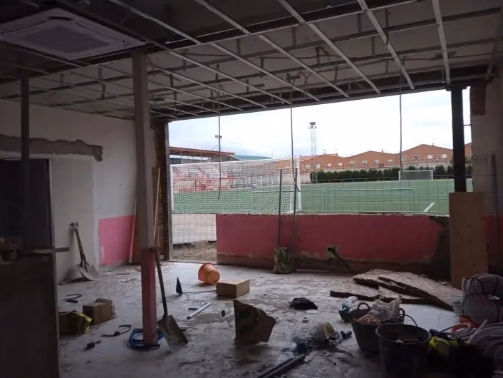 Rehabilitación cafetería y vestuarios